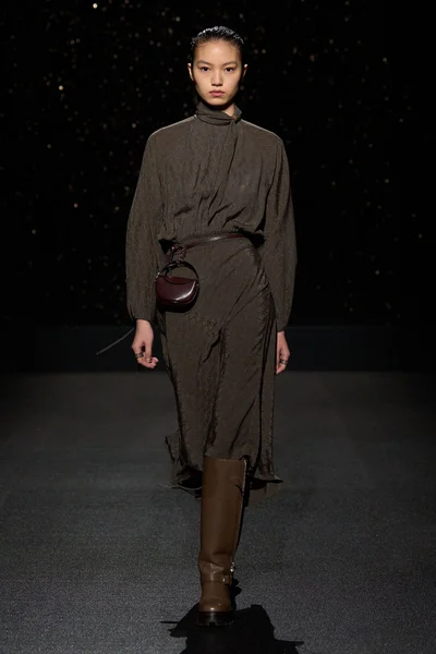 Look 29